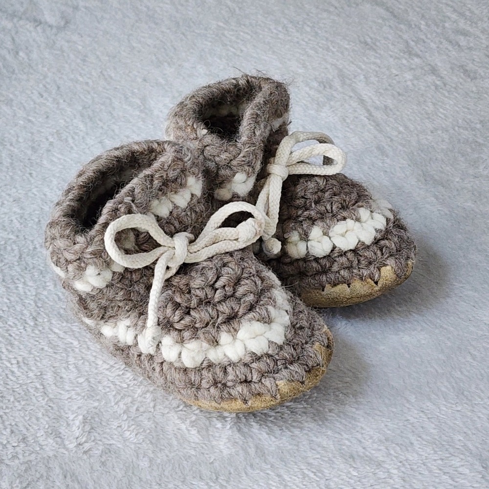 Wool Crochet Moccasin Booties Baby Shoes 5.5" Brown White Suede Sole 12-24 month